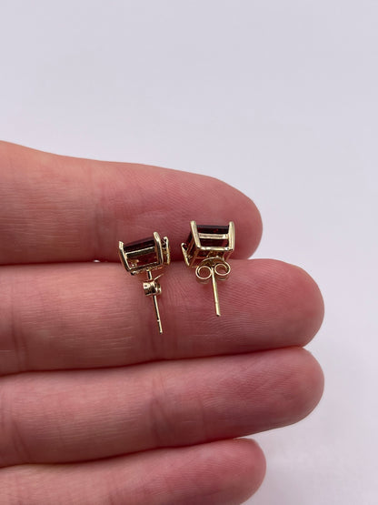 9ct gold garnet earrings