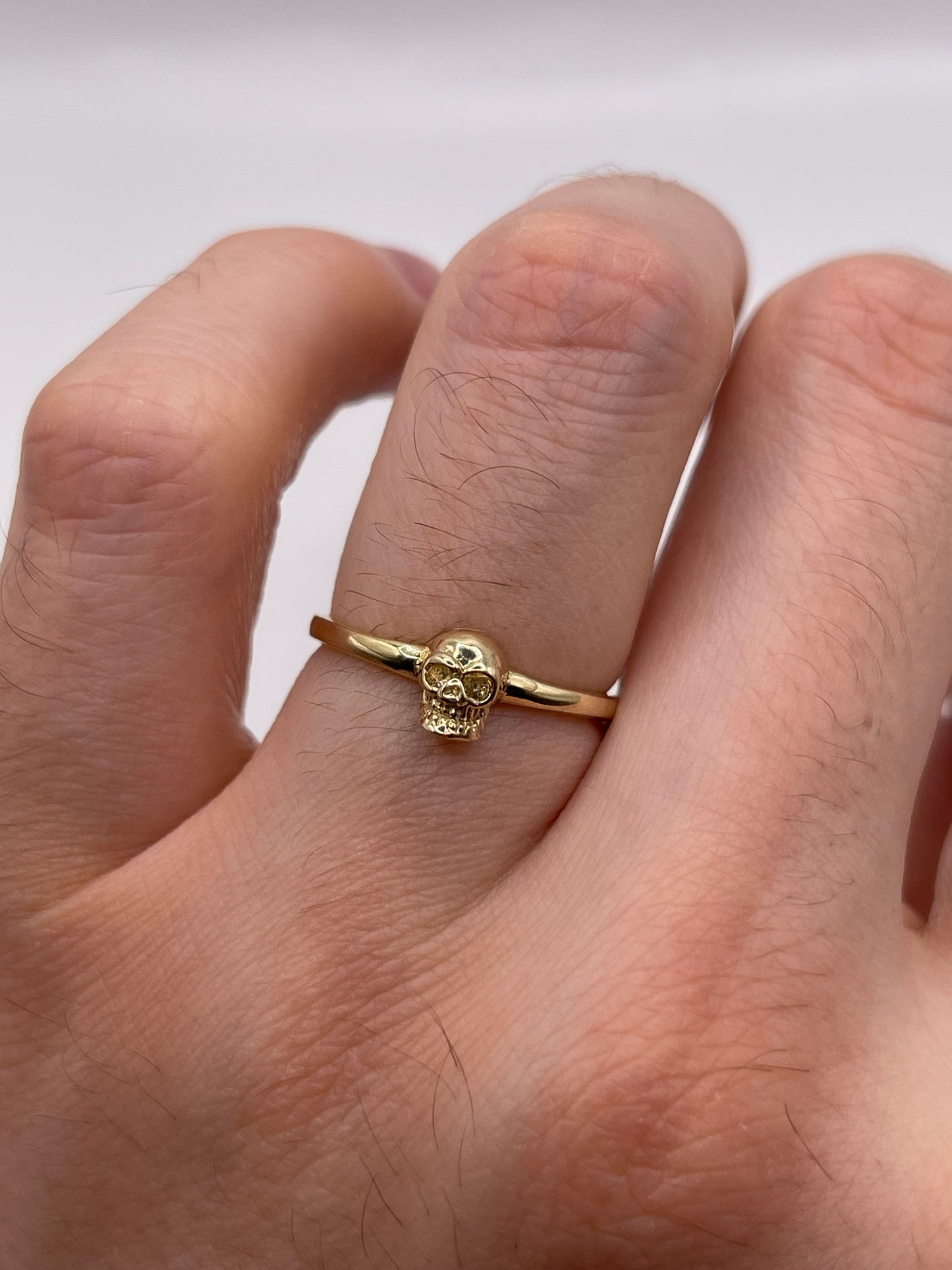 9ct gold skull ring