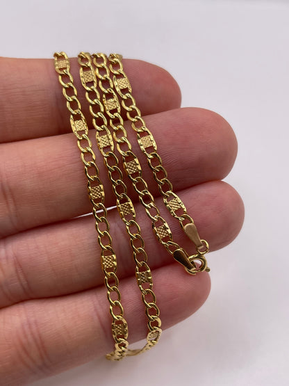 18ct gold chain 663