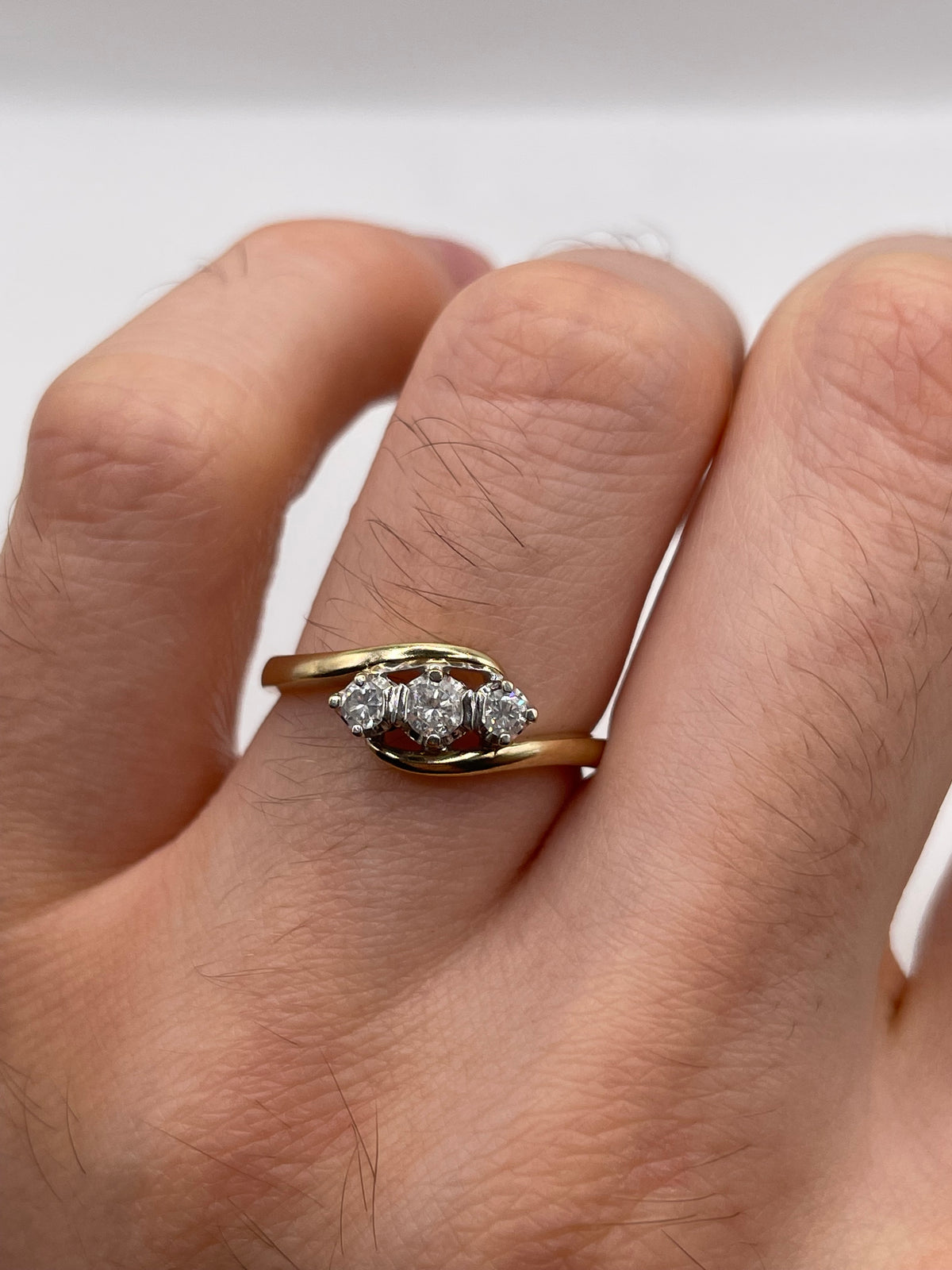 9ct gold 25 point diamond ring