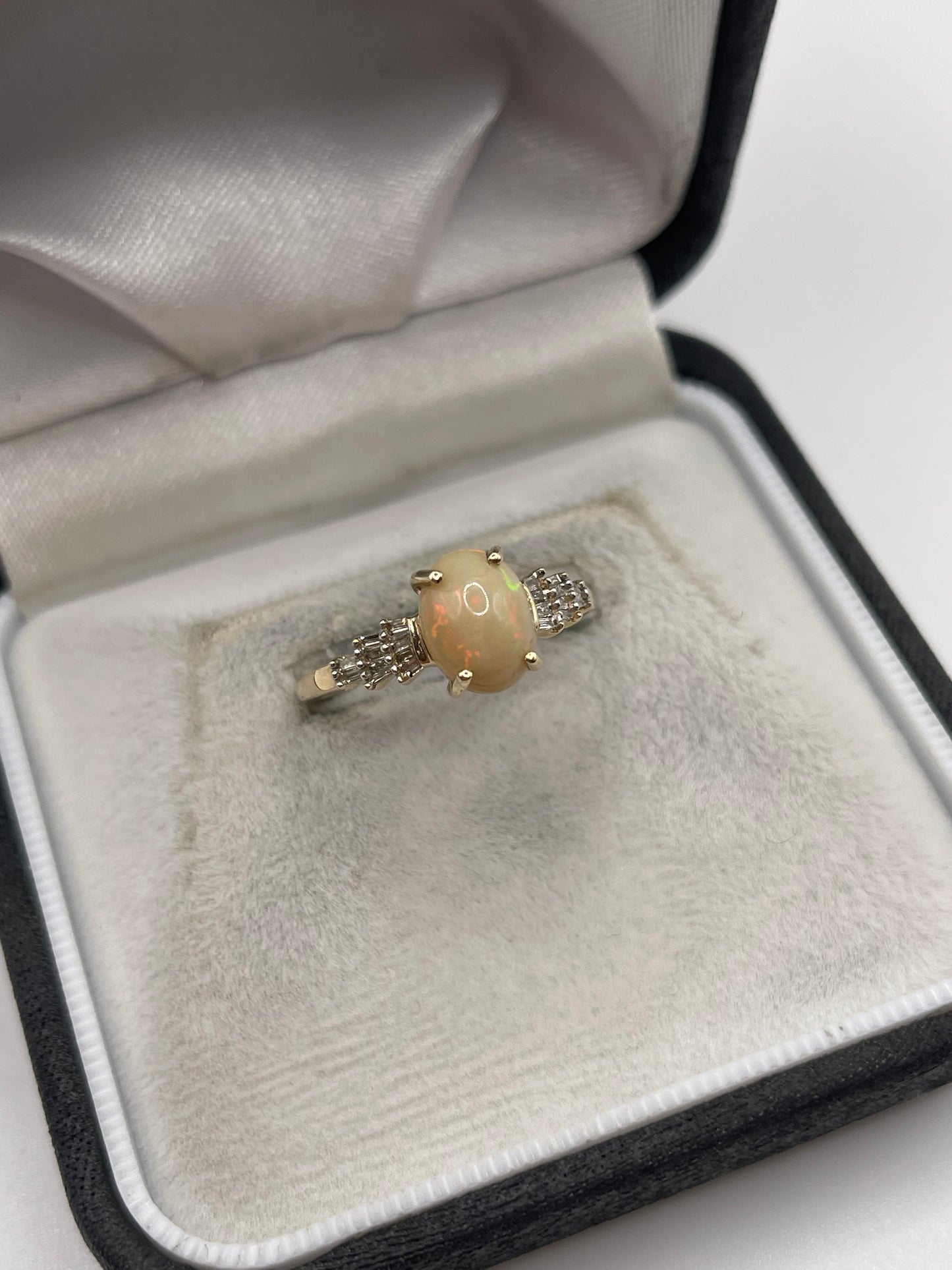 9ct gold opal and diamond ring