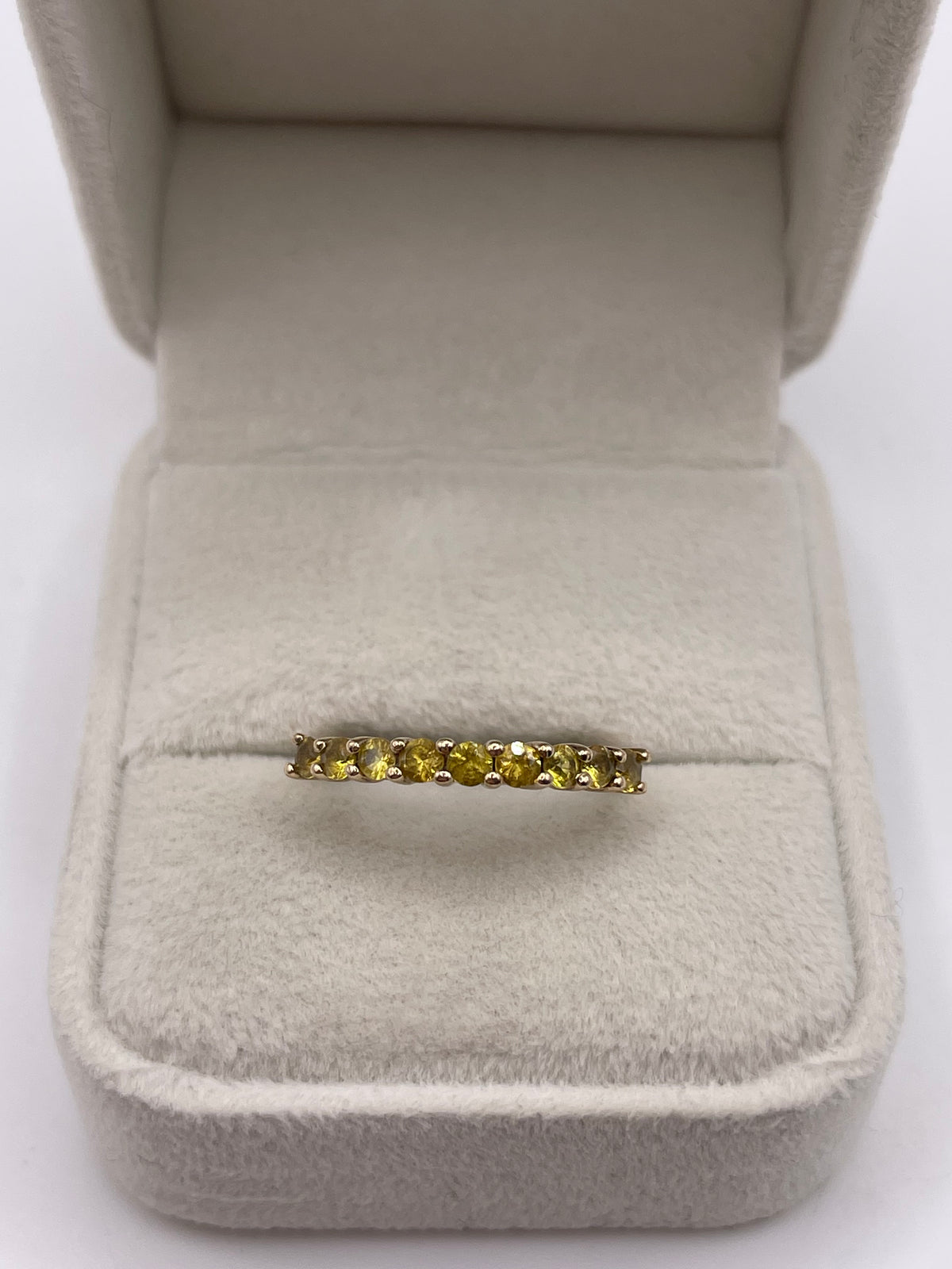 9ct gold quartz ring