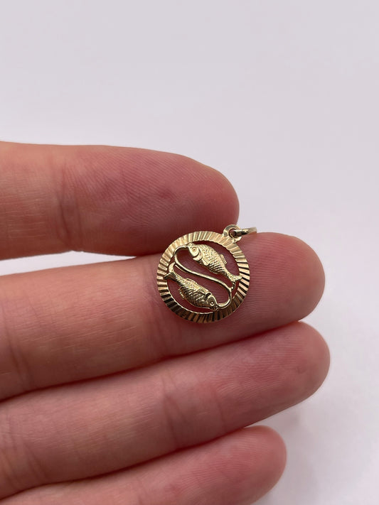 9ct gold pieces pendant