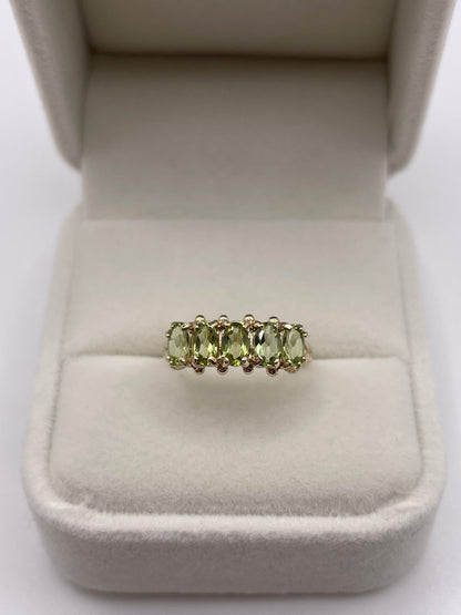 9ct gold peridot ring