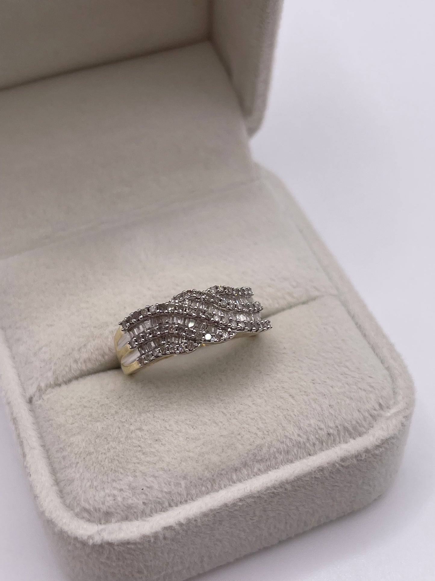 9ct gold diamond cluster ring