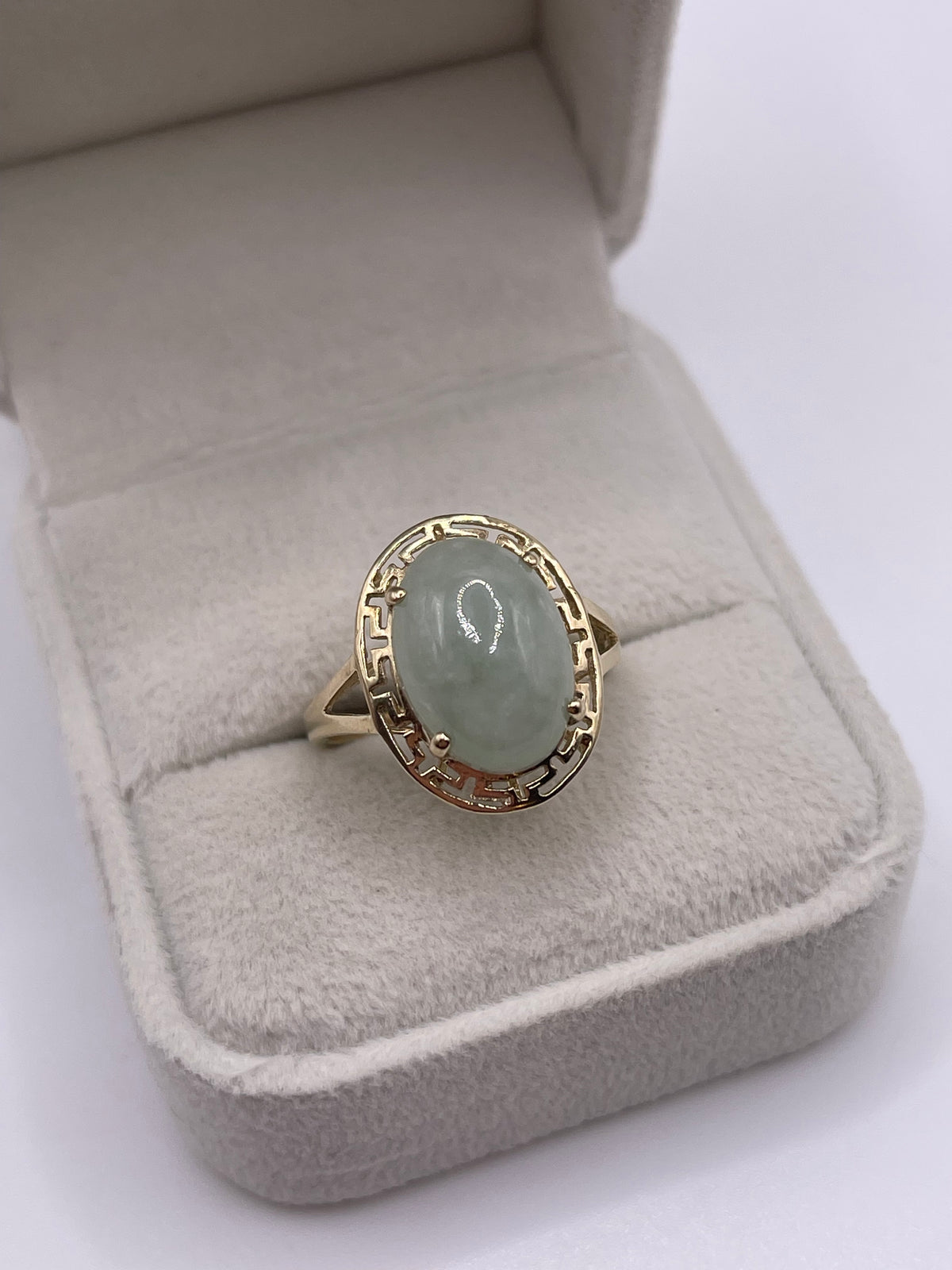 9ct gold jade ring