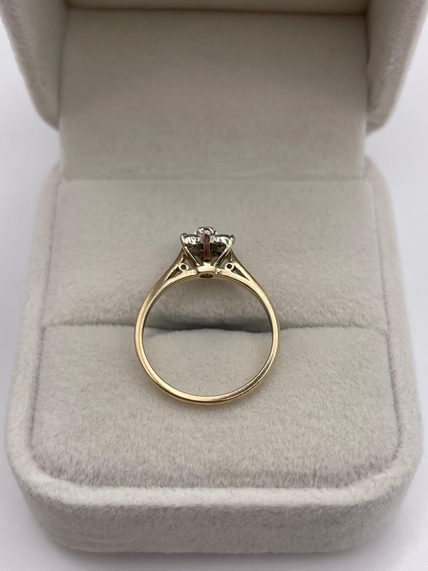 9ct gold diamond cluster ring