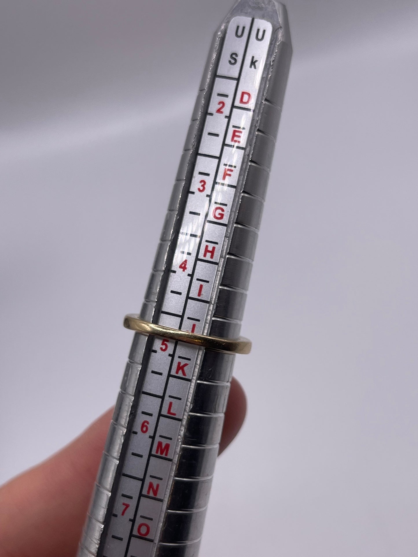 9ct gold diamond ring