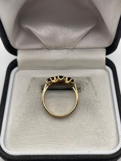 9ct gold garnet ring
