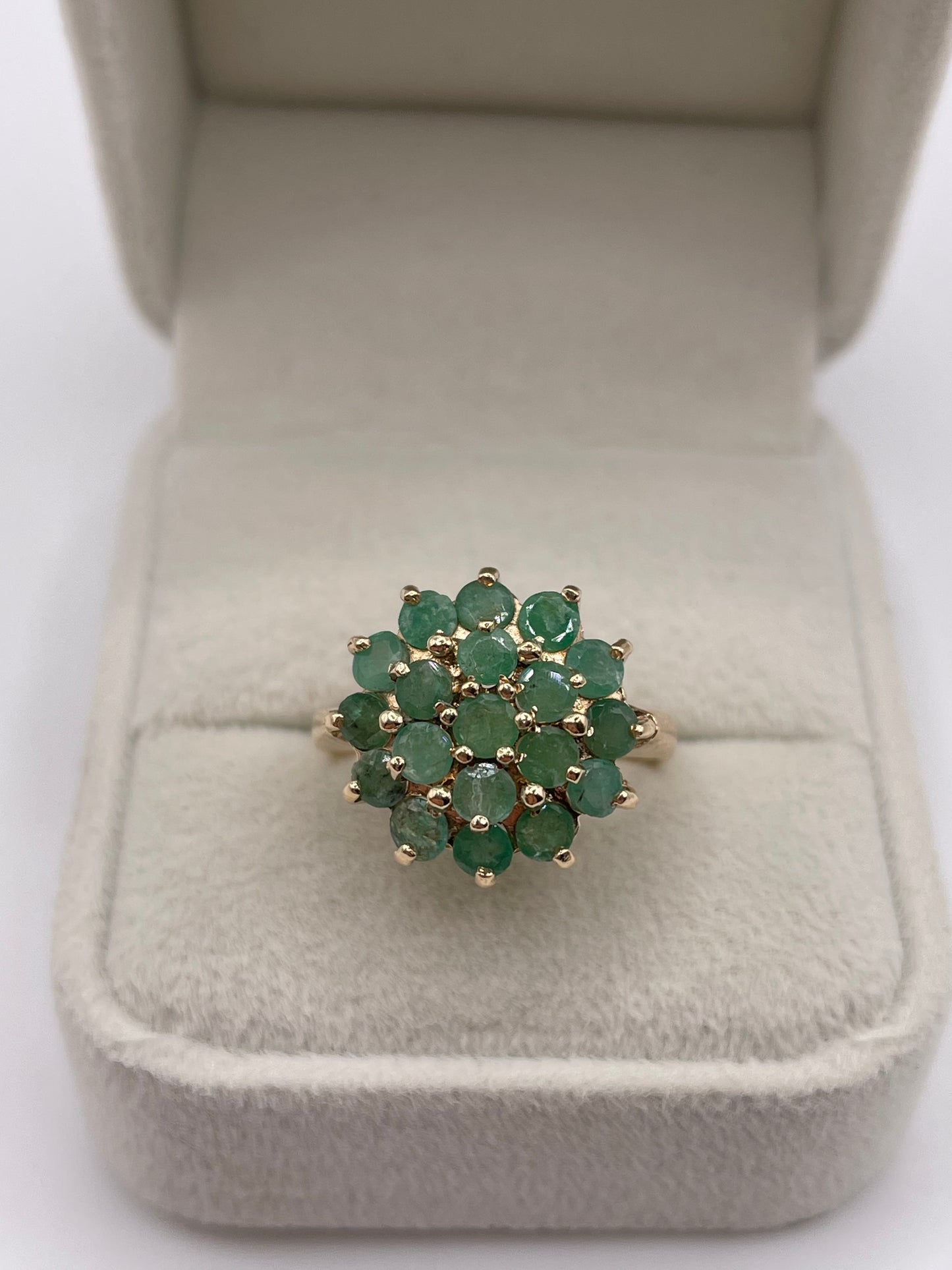 9ct gold emerald cluster ring