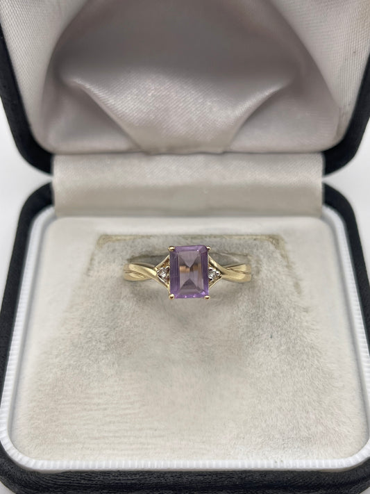 9ct gold amethyst and zircon ring