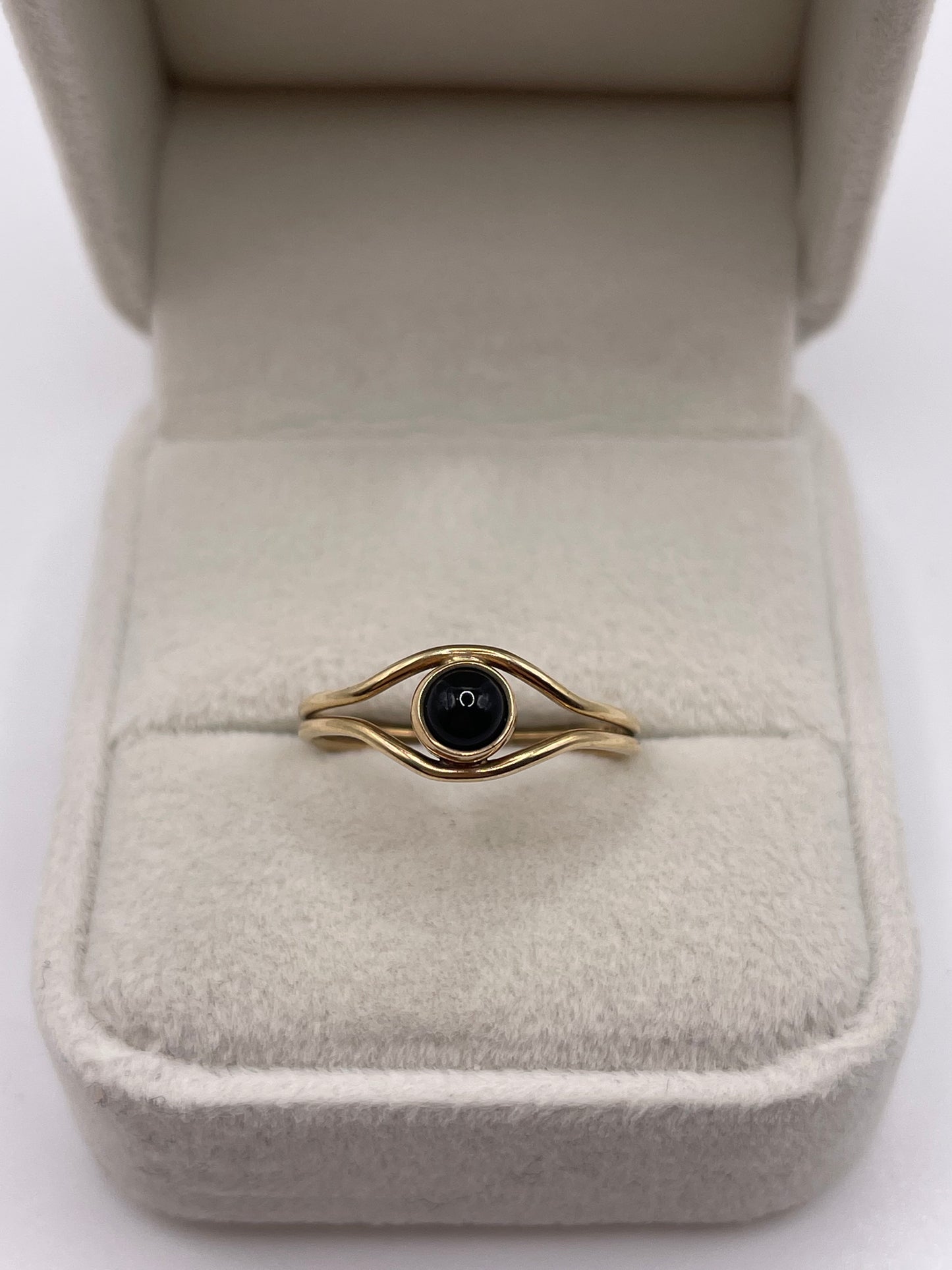 9ct gold onyx ring