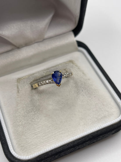 9ct gold kyanite and zircon ring