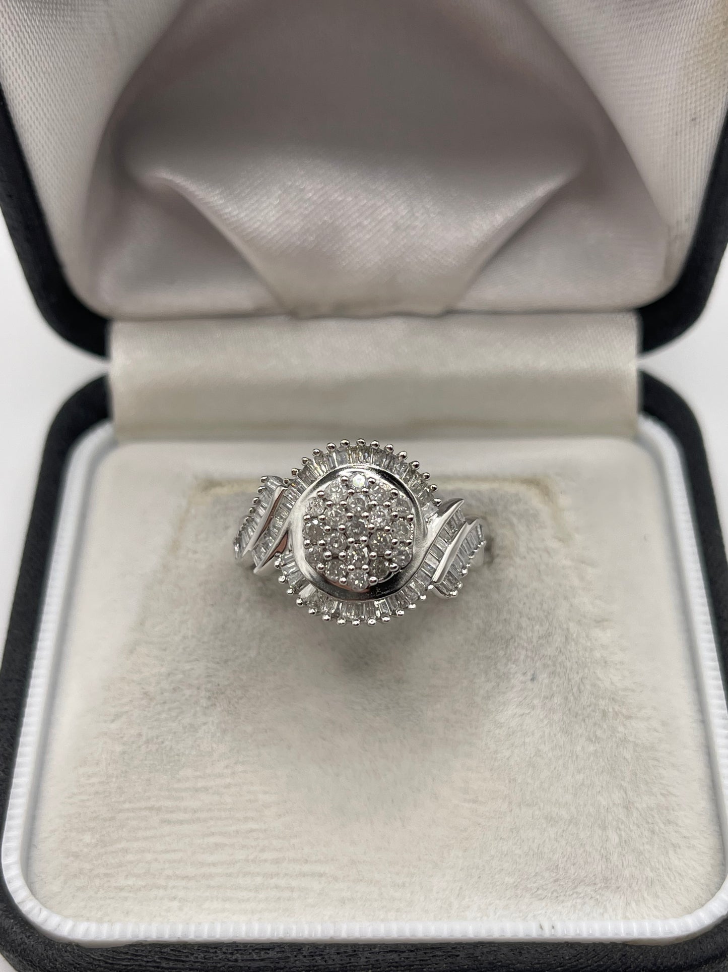 9ct white gold diamond cluster ring