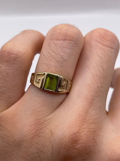 9ct gold quartz ring