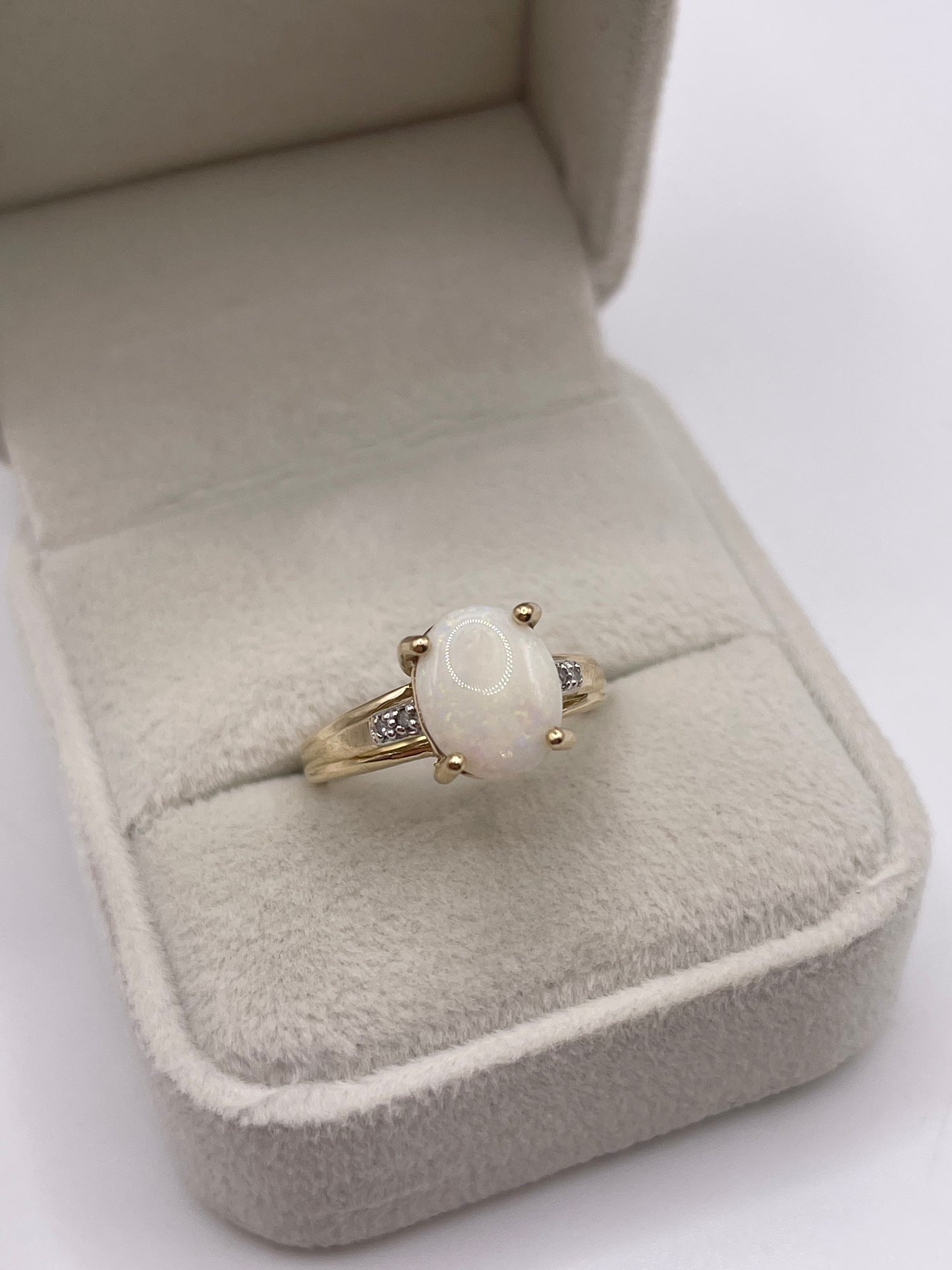 9ct gold opal and diamond ring