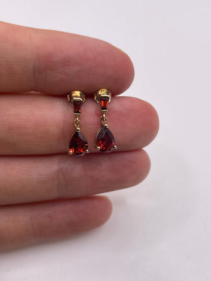 9ct gold garnet earrings