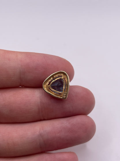 9ct gold blue topaz pendant