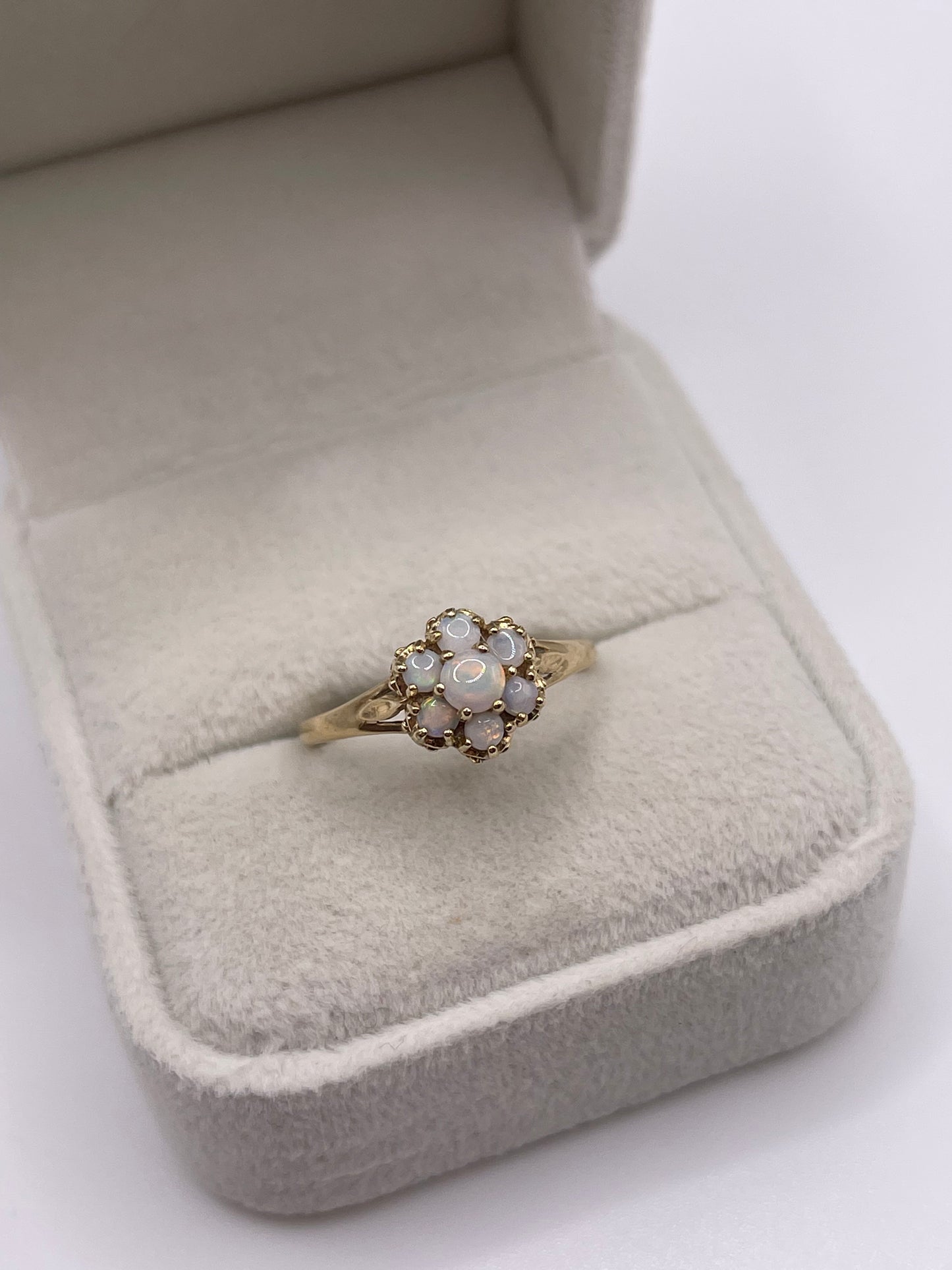 9ct gold opal cluster ring