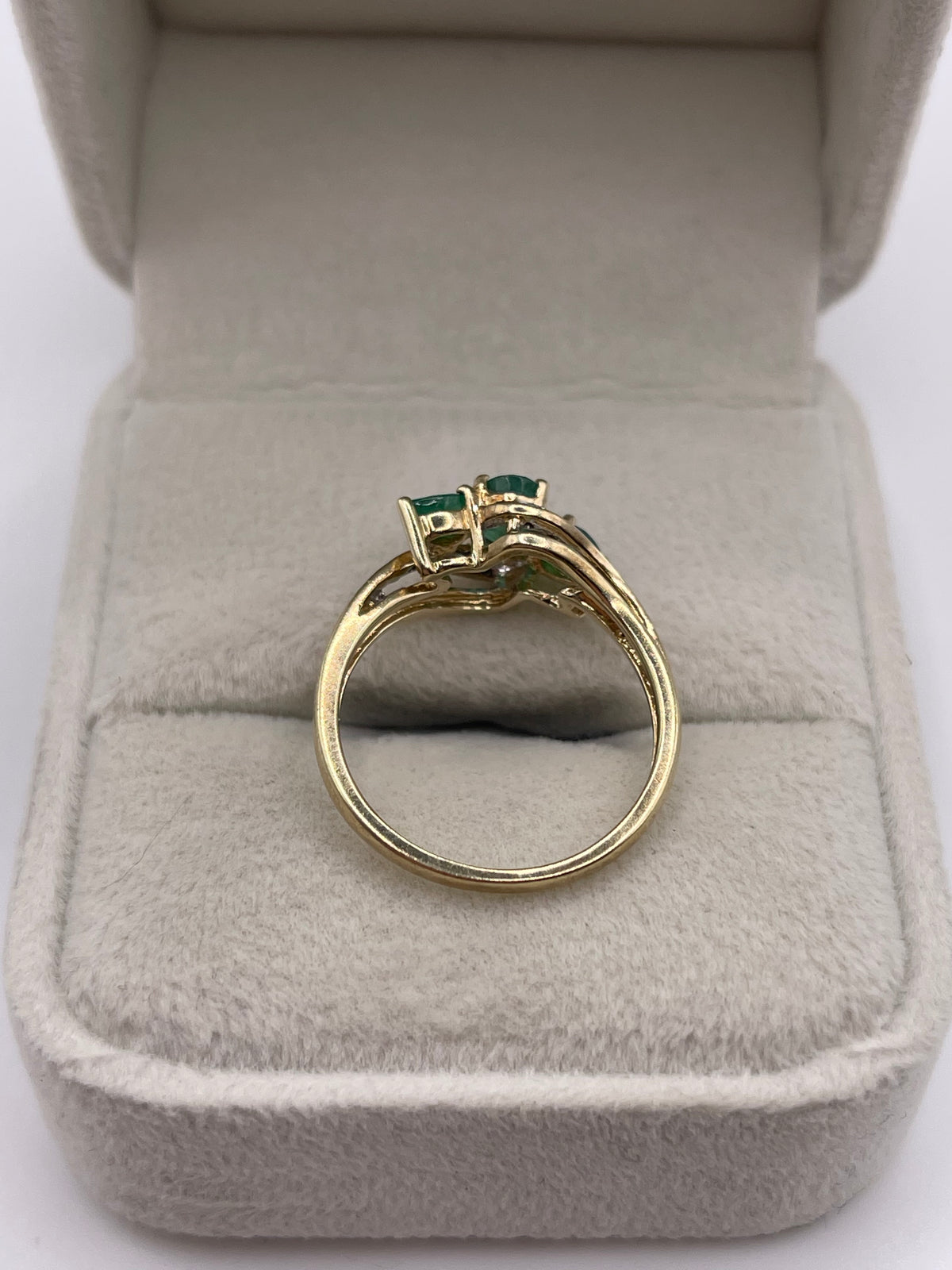 9ct gold emerald and diamond ring