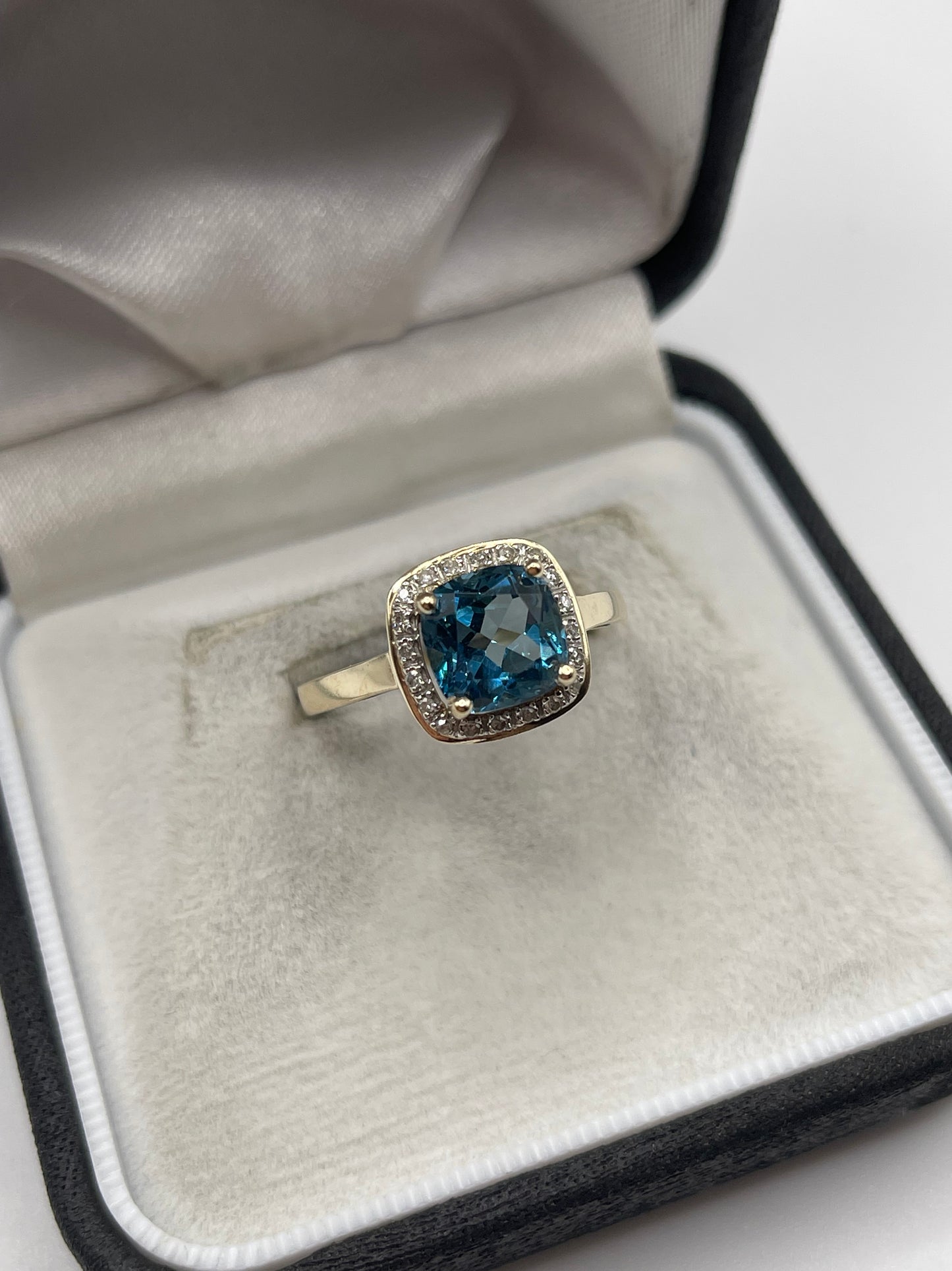 9ct gold topaz and diamond ring