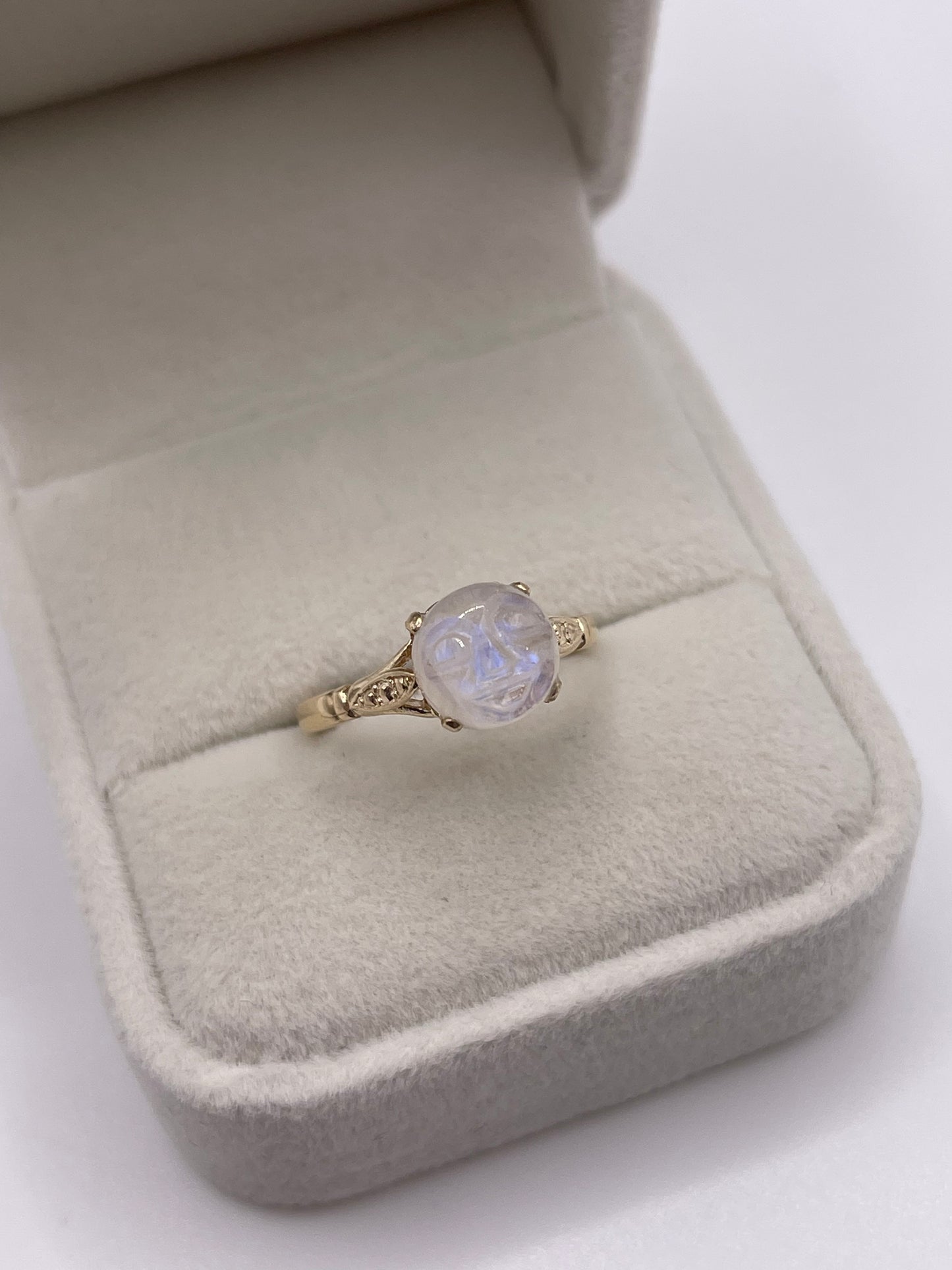 9ct gold man in the moon moonstone ring