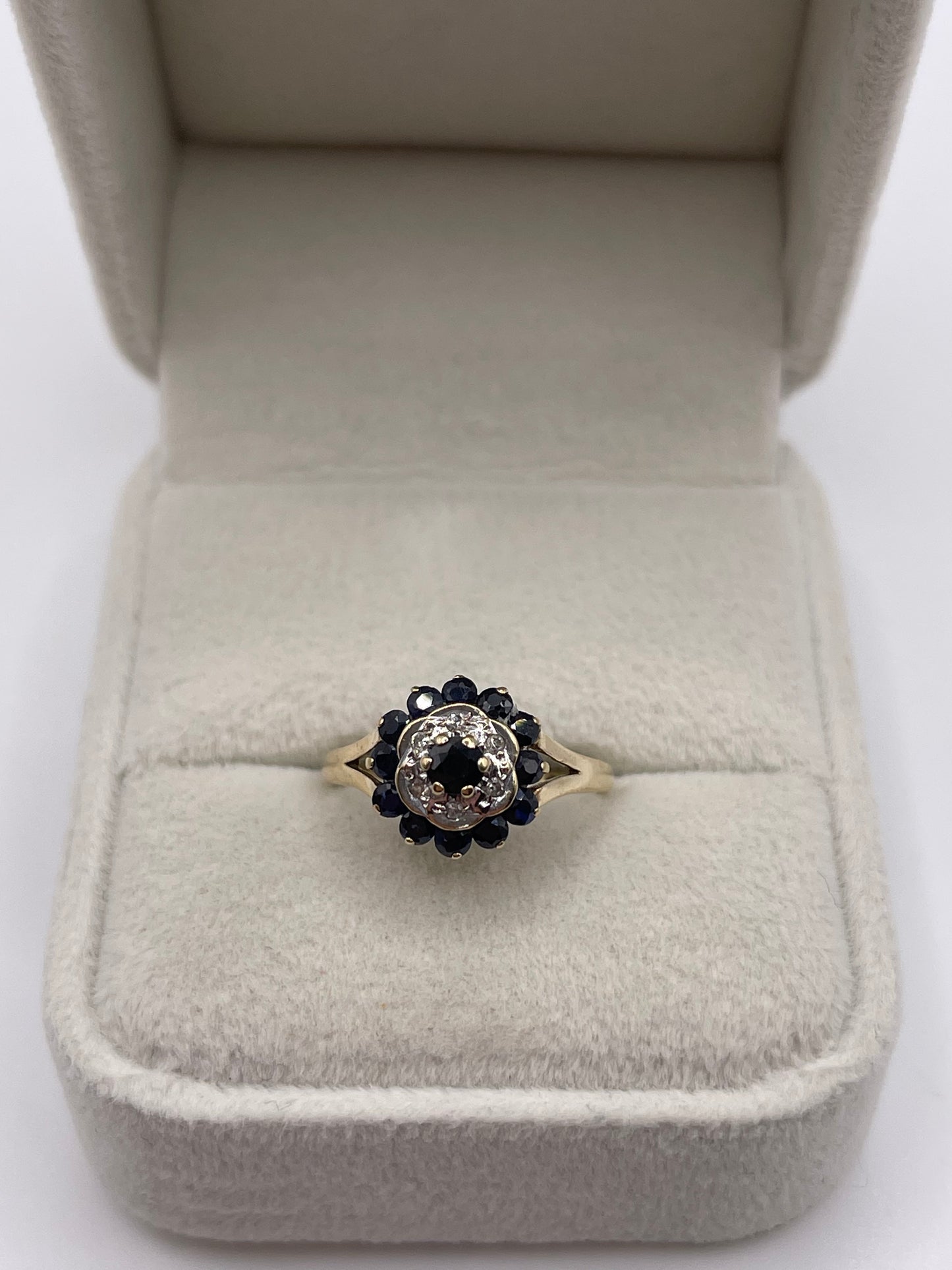 9ct gold sapphire and diamond ring