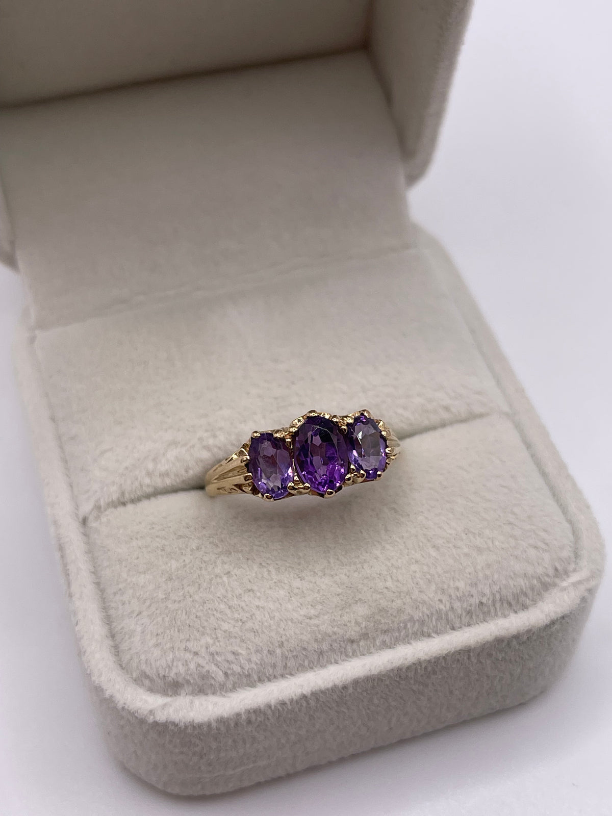 9ct gold amethyst ring