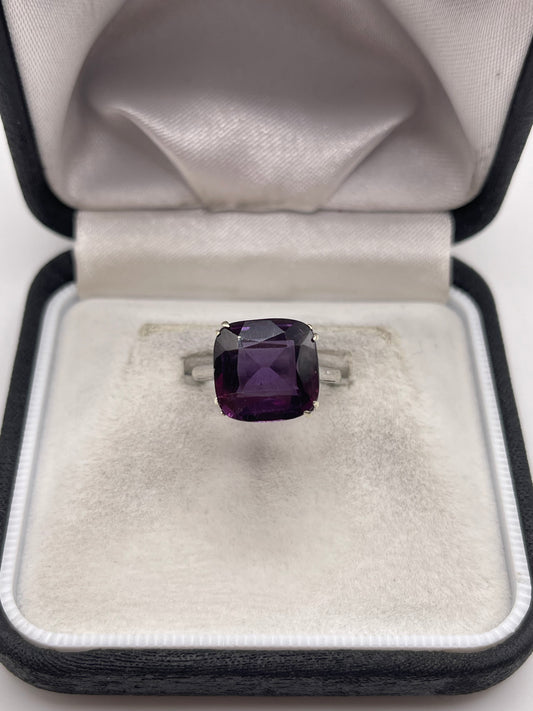 9ct white gold quartz ring