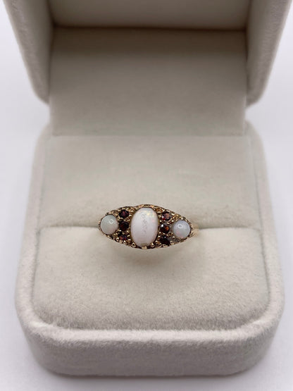 9ct gold opal and garnet ring