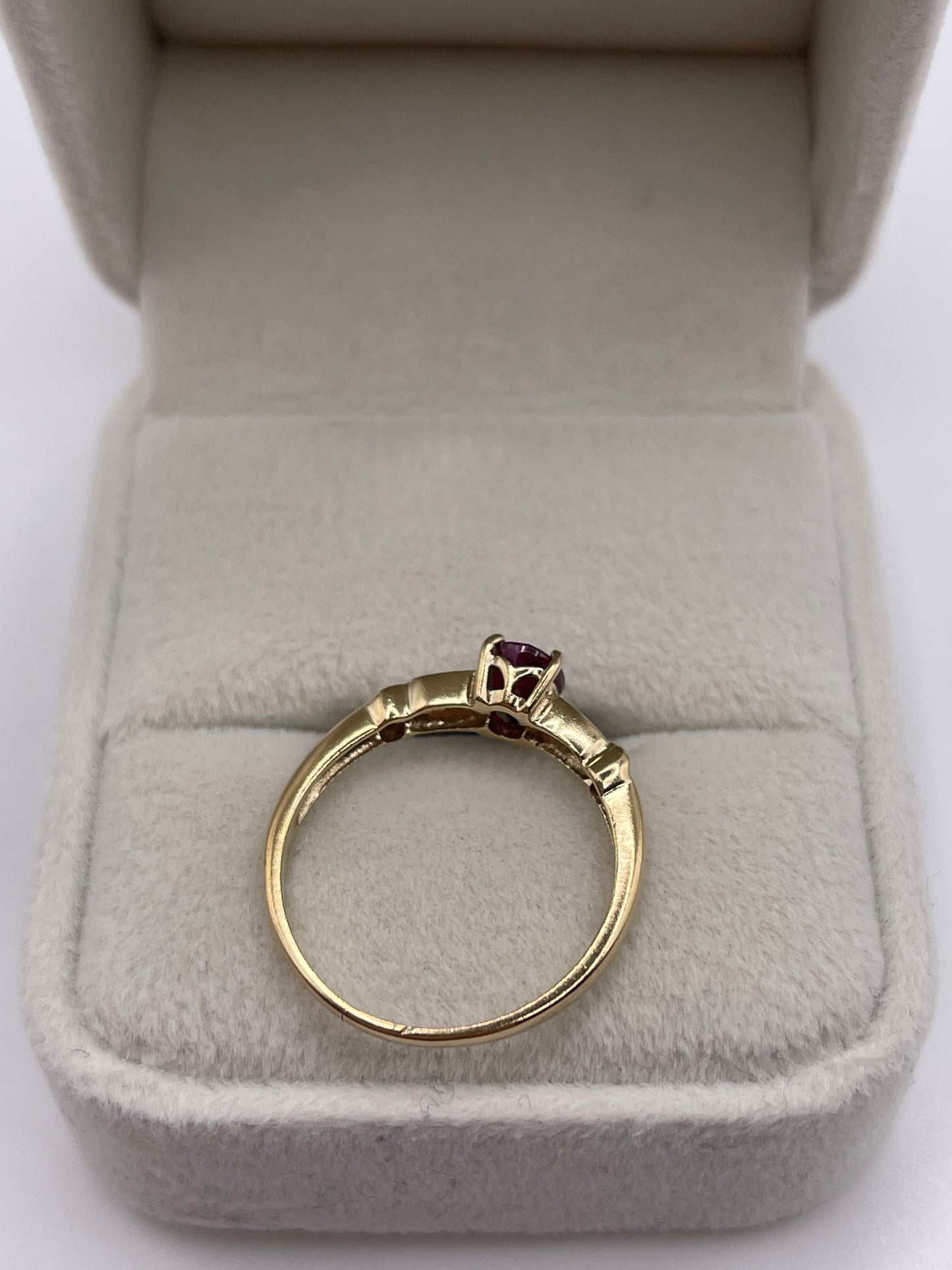 9ct gold ruby and diamond ring