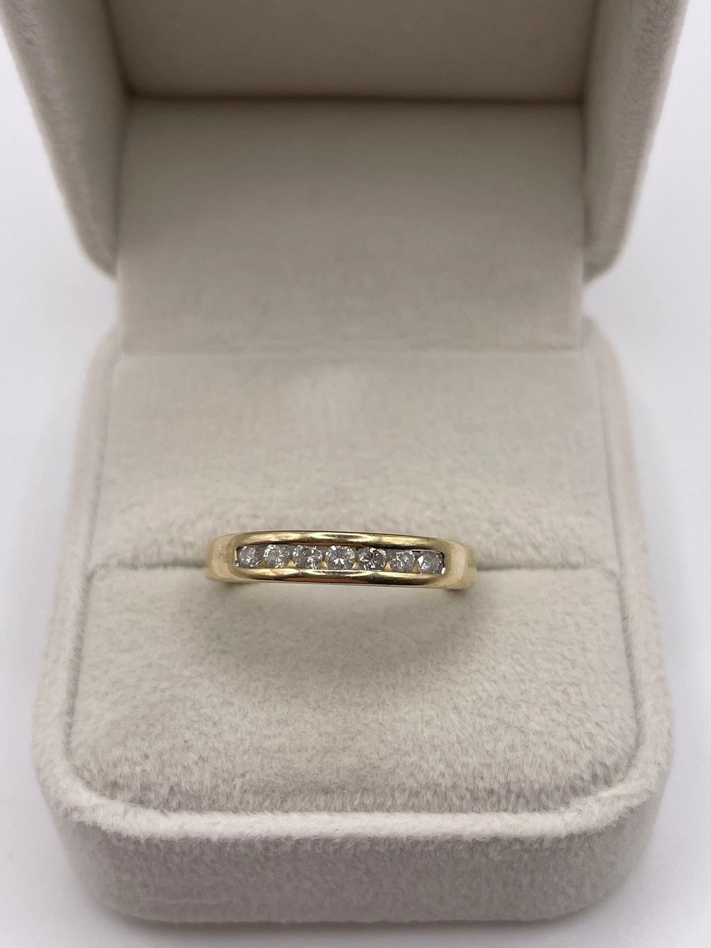 9ct gold diamond ring