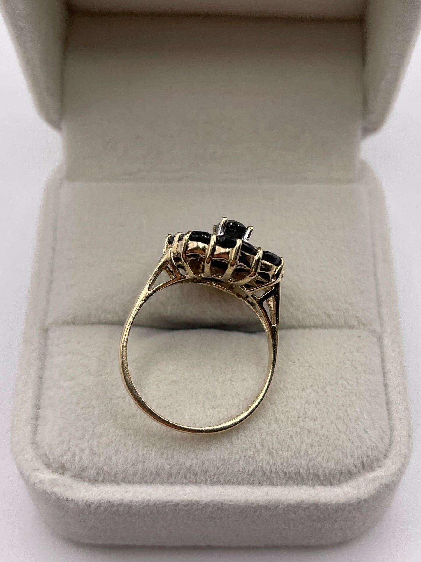 9ct gold sapphire and diamond ring