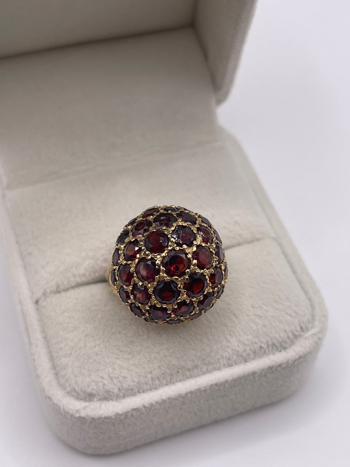9ct gold garnet cluster ring