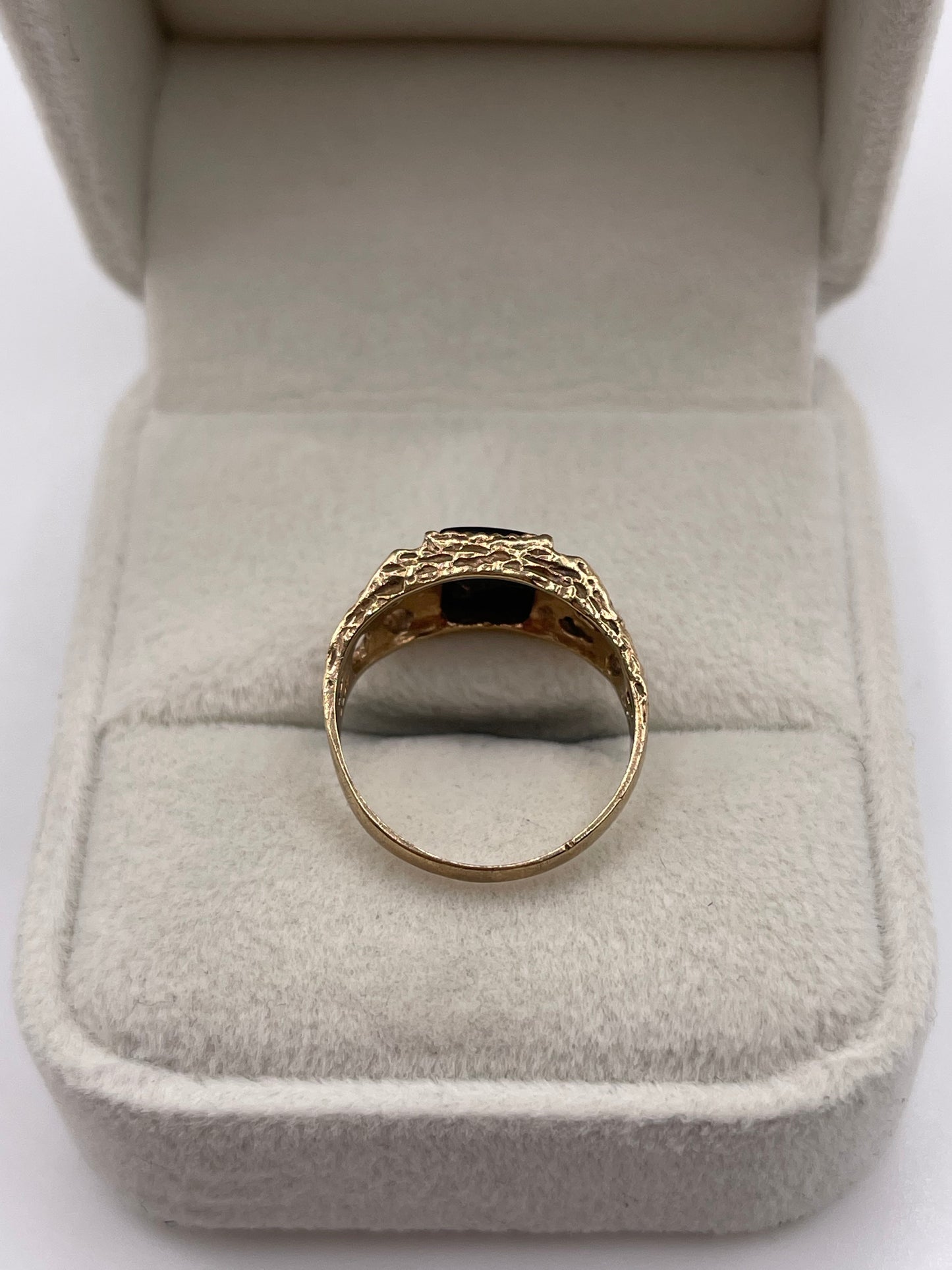 9ct gold onyx signet ring