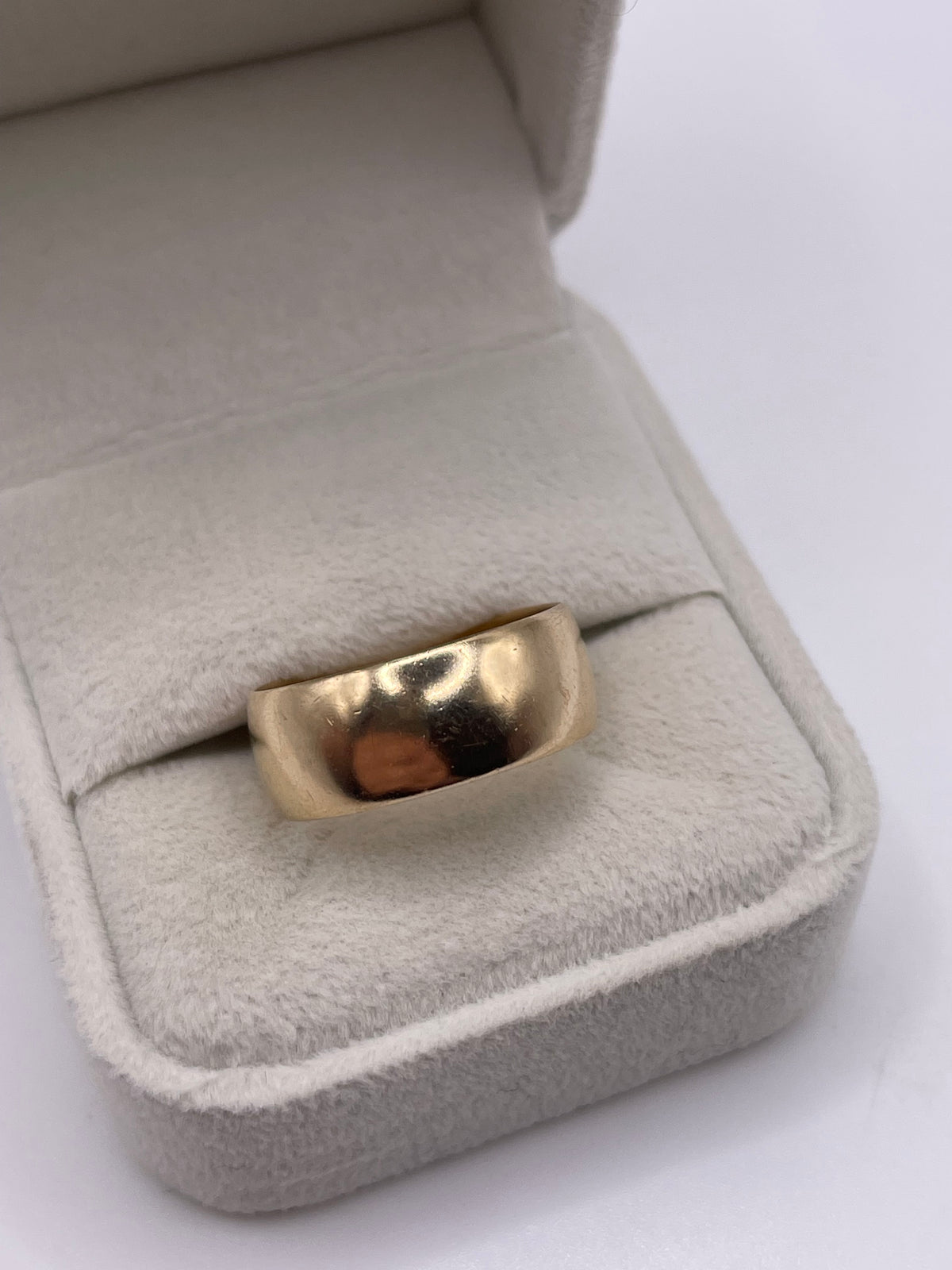 9ct gold band