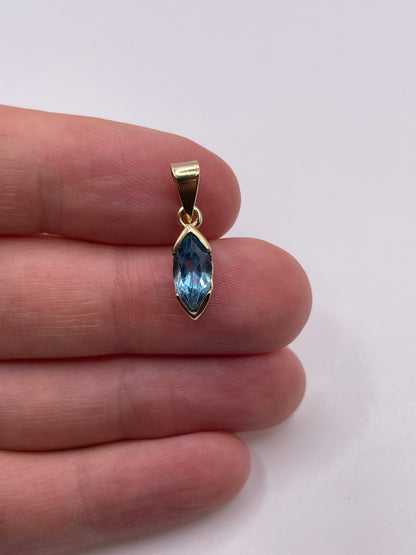 9ct gold topaz pendant