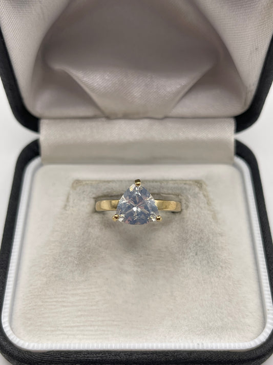 9ct gold quartz ring