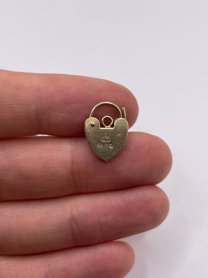 9ct gold padlock 4