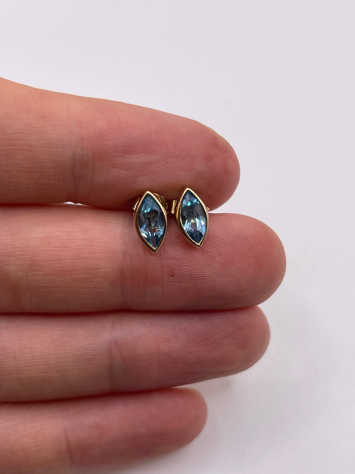 9ct gold topaz earrings