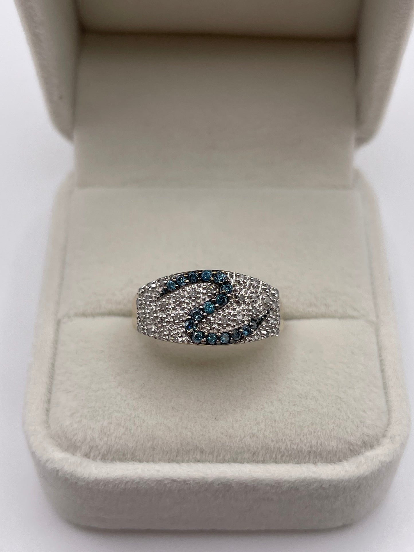 9ct gold diamond cluster ring