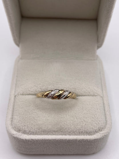 9ct gold croissant ring