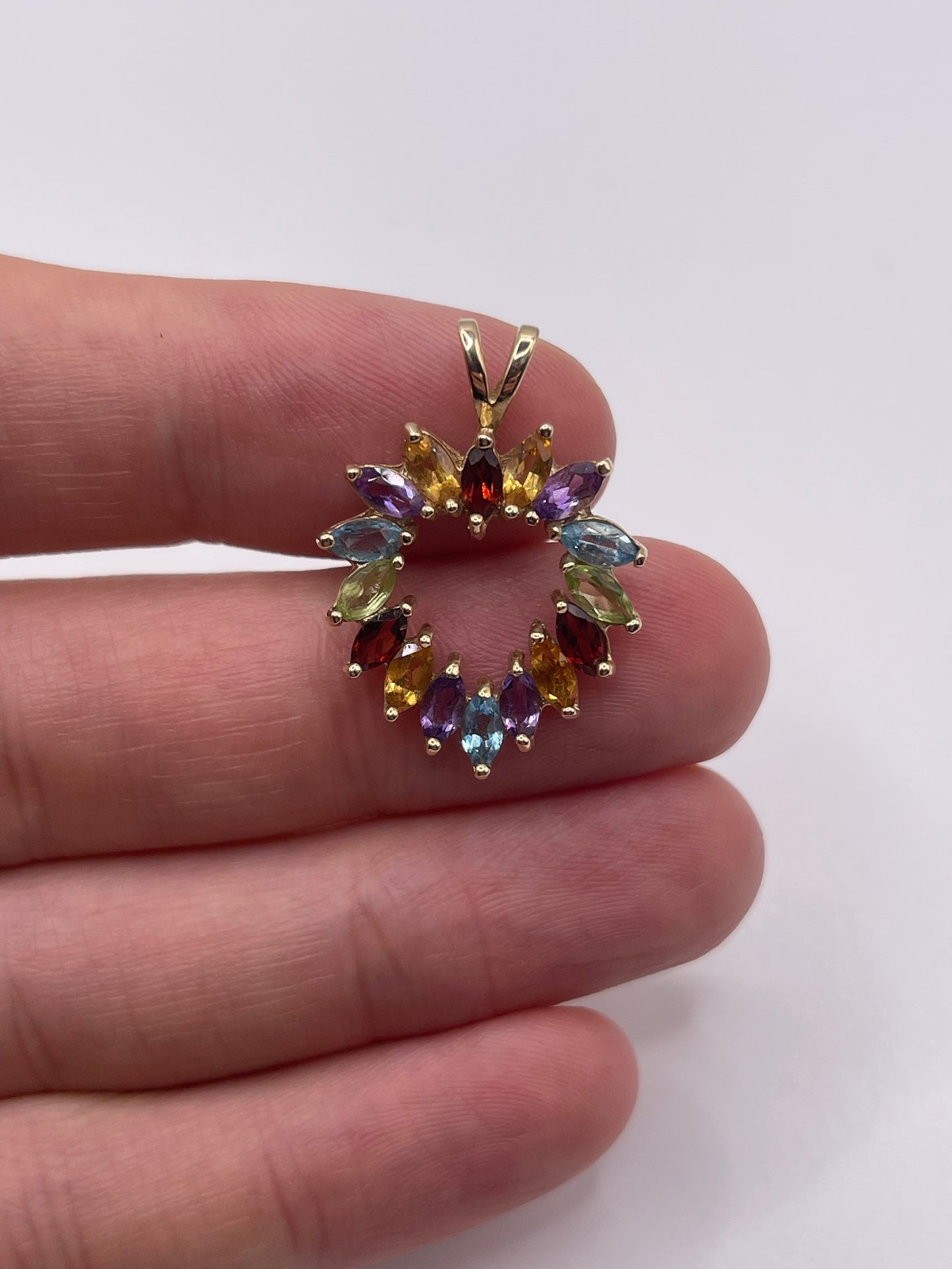 9ct gold multi-gem pendant