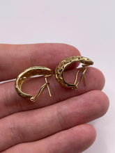 Load image into Gallery viewer, 9ct gold earrings
