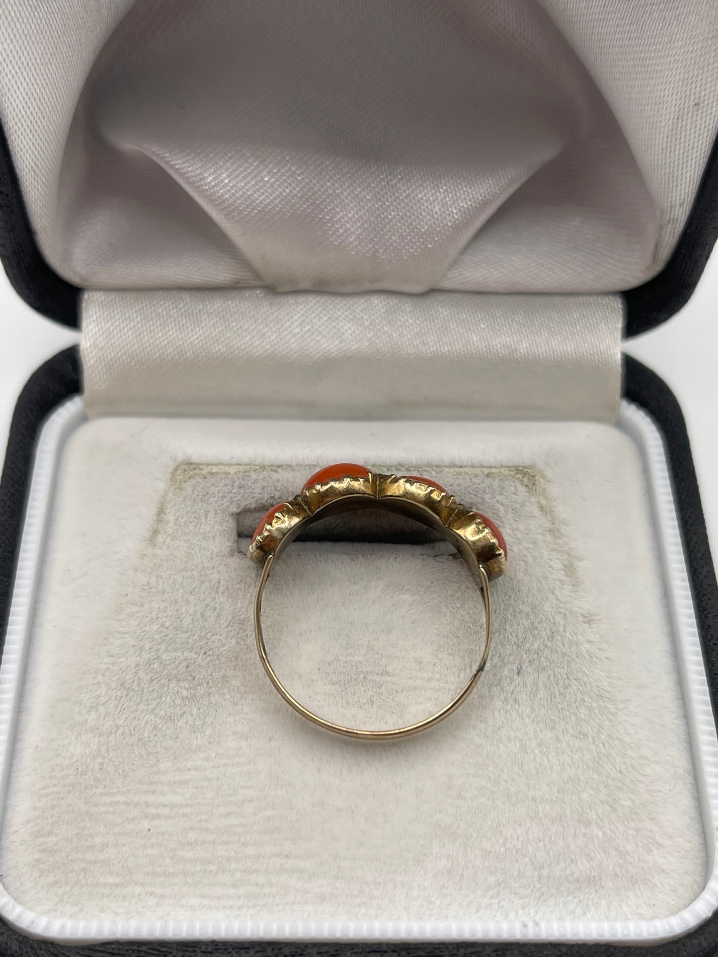 Antique 9ct gold coral ring