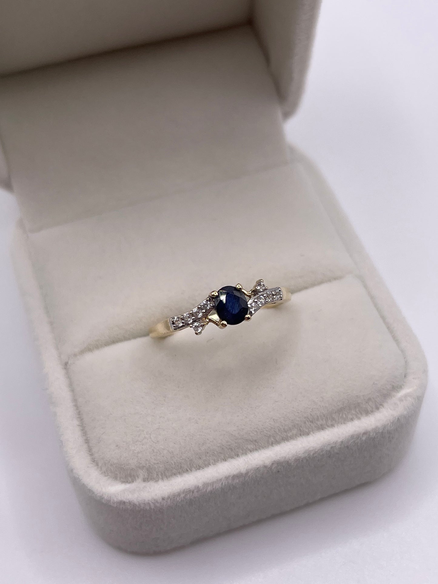 9ct gold sapphire and zircon ring