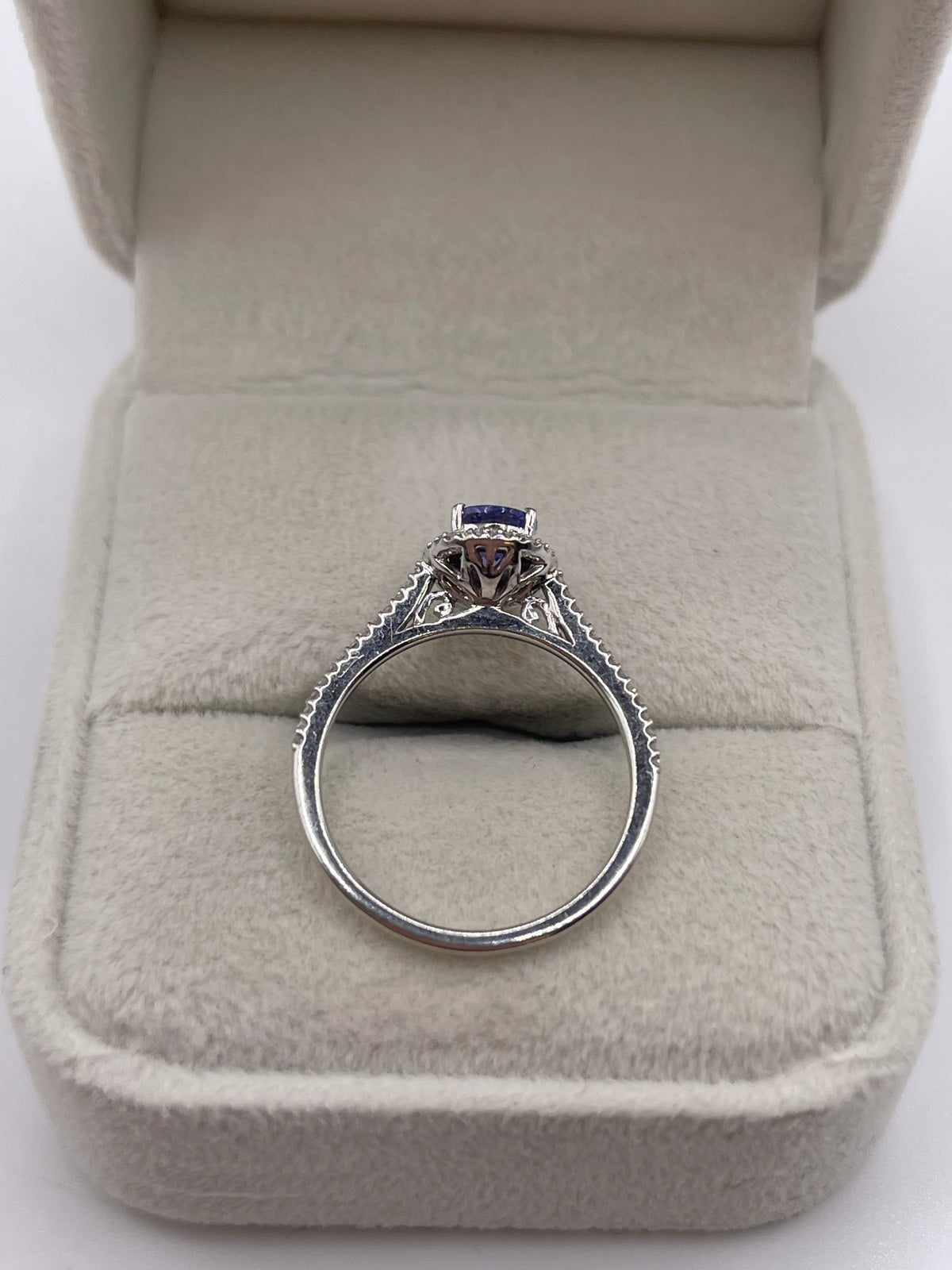 9ct white gold tanzanite and diamond ring