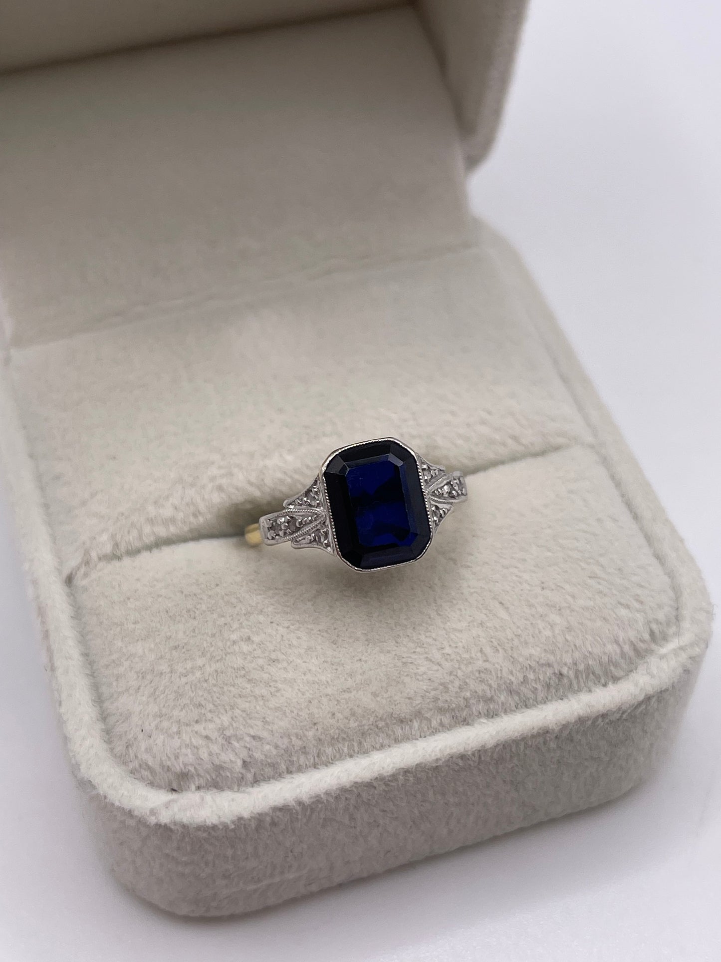 18ct gold platinum synthetic sapphire and diamond ring