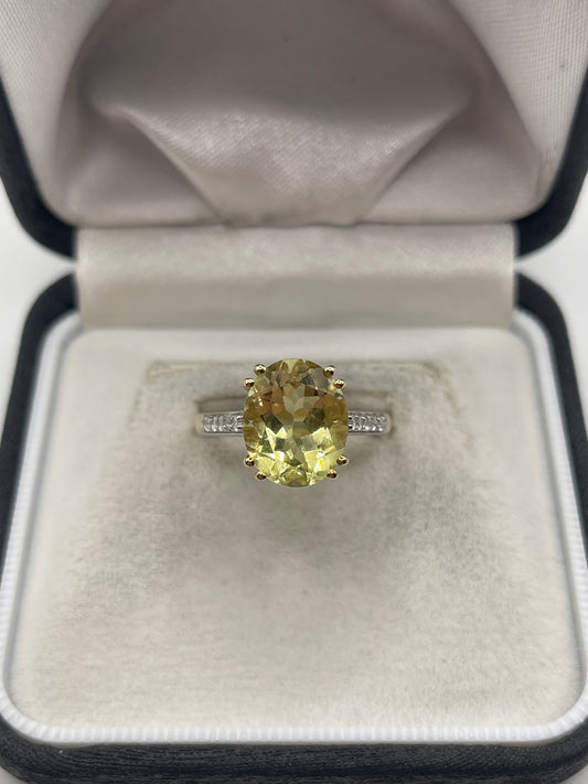 9ct gold quartz and zircon ring