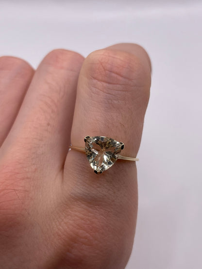 9ct gold quartz ring